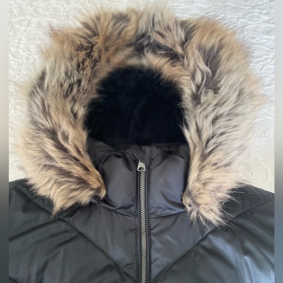 Lands' End Women's Black Puffer Coat with Fur Trim - Picture 2 of 6
